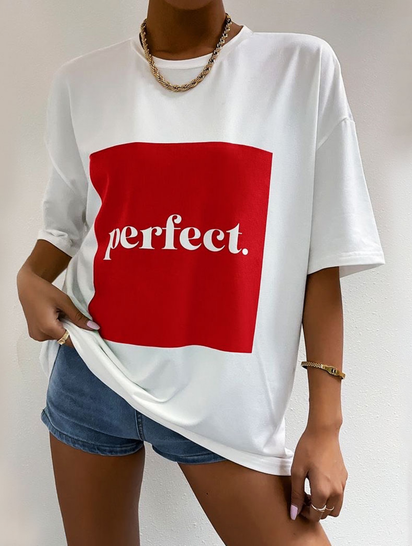Широка тениска Perfect